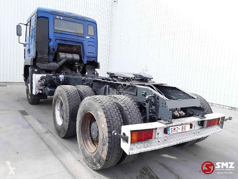 Tracteur MAN 33.410 6x6 manual pump