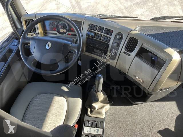 Tahač Renault