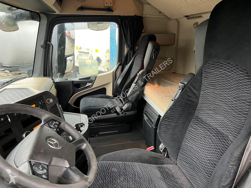 Traktor Mercedes 1845 BigSpace