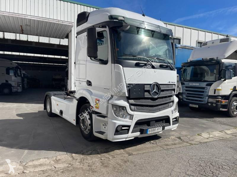 Traktor Mercedes