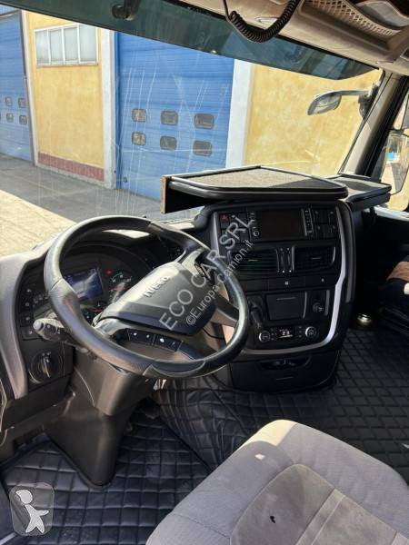 Traktor Iveco