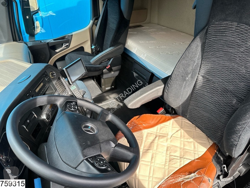Trekker Mercedes 1845 EURO 6, PTO