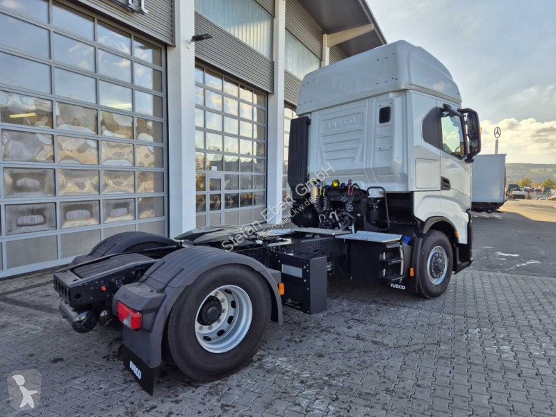 Traktor Iveco AS440X49T/P ON 4x4 HI-TRACTION...