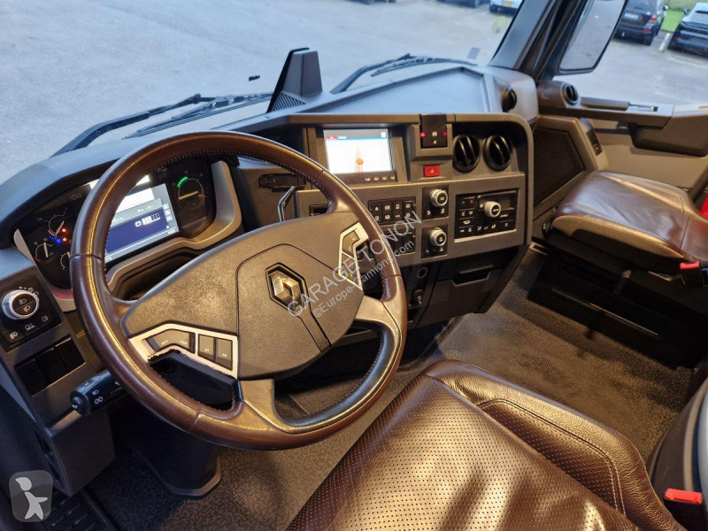 Traktor Renault 520 T-Series