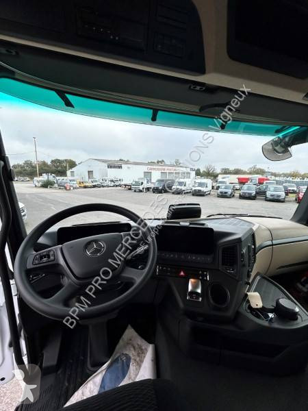 Traktor Mercedes