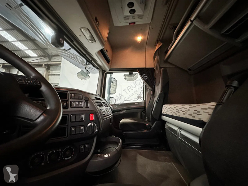 Traktor DAF SPACECAB / STANDAIRCO / ADR