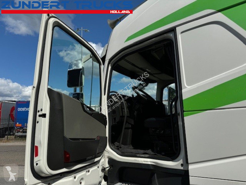 Traktor Volvo 500 GLOBETROTTER