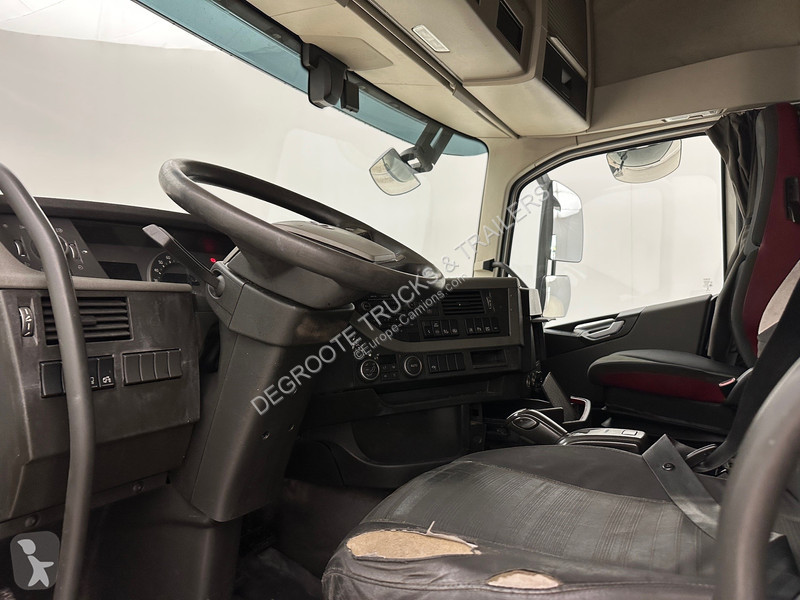 Traktor Volvo FH  Globetrotter - ADR