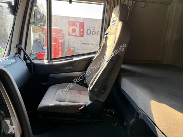 Tahač Iveco...