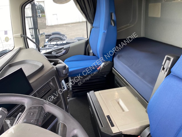 Traktor Volvo -500 GLOBE I-SAVE