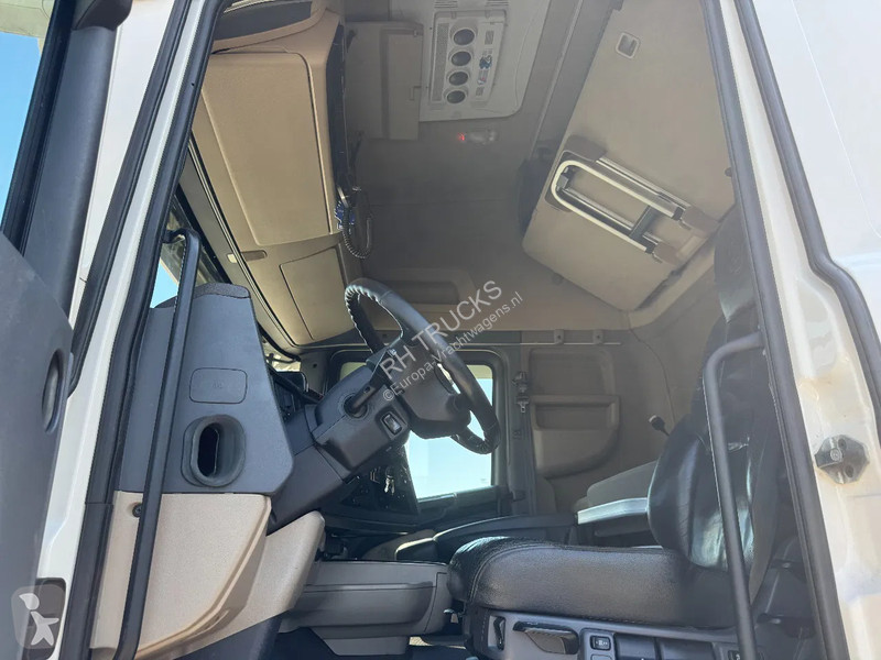 Trekker Scania 4X2 EURO 6 RETARDER SKIRTS TÜV...