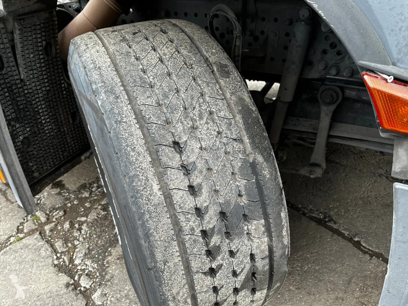 Traktor Mercedes 1851 4X2 Tractor-unit...