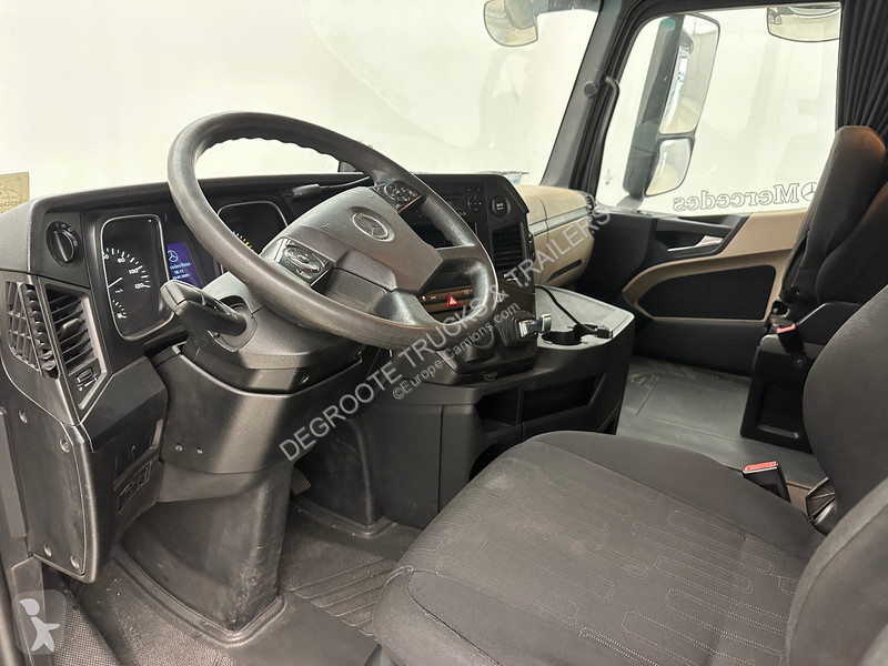 Traktor Mercedes 1842