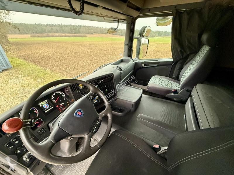 Traktor Scania 490