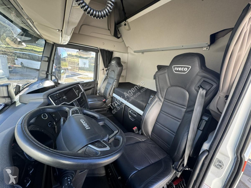 Traktor Iveco 570