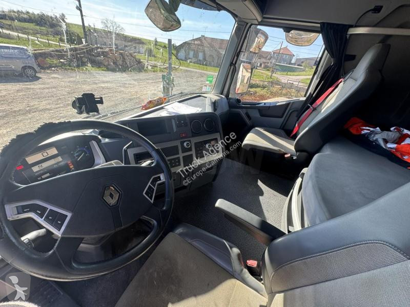 Traktor Renault T-Series T-Series