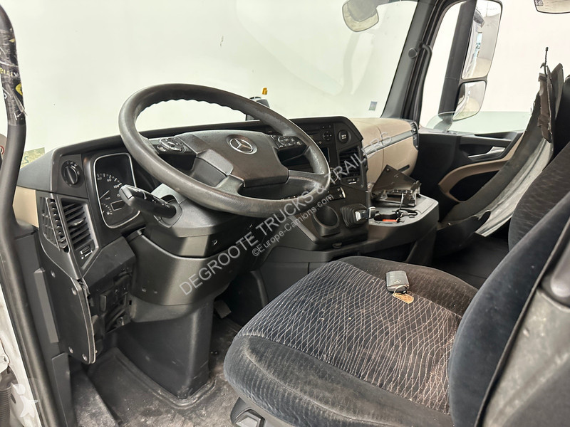 Traktor Mercedes 1842