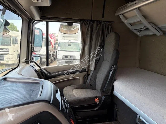 Tracteur DAF 105460 SPACECAB (4 IDENTICAL UNITS...