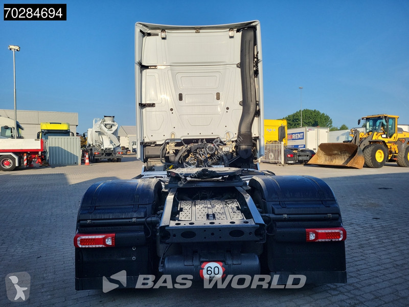 Traktor Mercedes 1945 4X2 GigaSpace 2x Tanks...