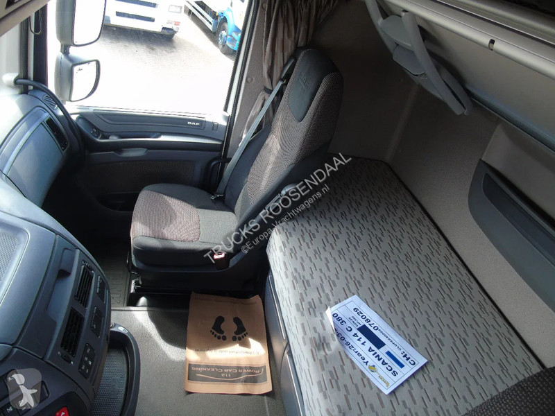 Tahač DAF + 302KM + PTO + MANUAL + EURO 6