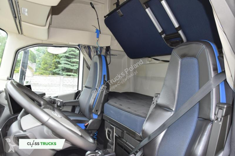 Tahač Volvo FH  Globetrotter XL i-Save Side Skirts