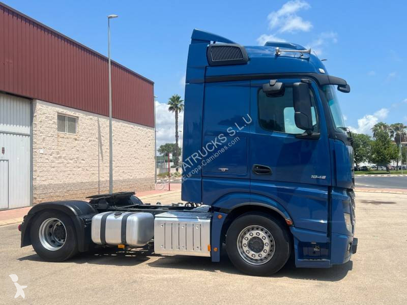 Traktor Mercedes