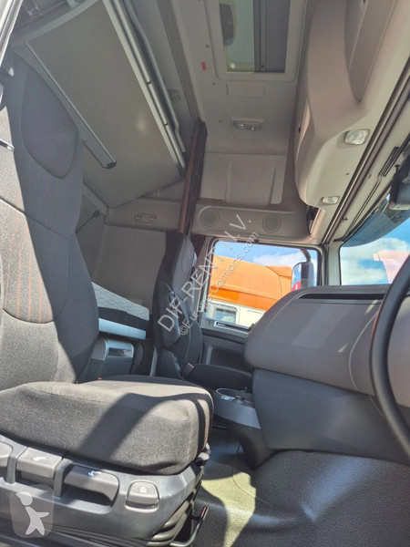 Trekker DAF 480 FT SUPER SPACE CAB, different...