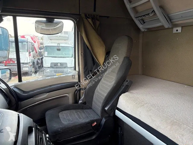 Tracteur DAF 105460 SPACECAB (ZF-MANUAL GEARBOX...