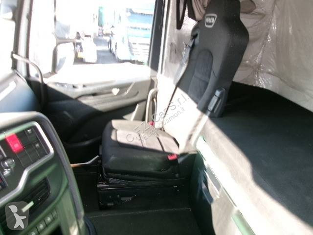 Traktor Iveco