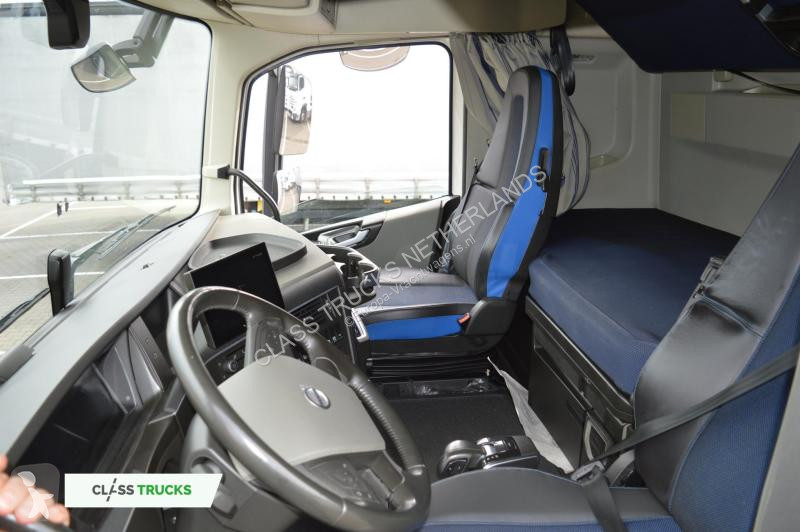 Tahač Volvo 500 Globetrotter XL Varios