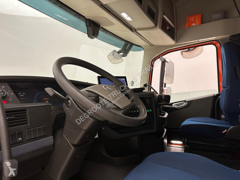Traktor Volvo 500 Globetrotter