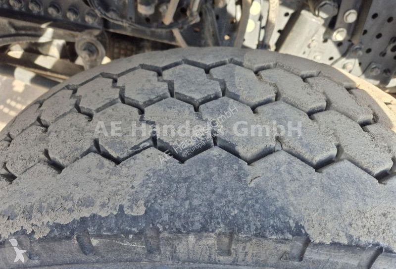 Cap tractor Mercedes
