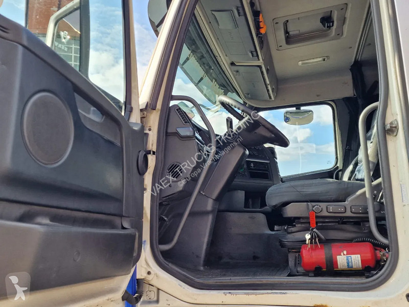 Tahač Volvo 13520 Low roof 6x2 - Retarder -...