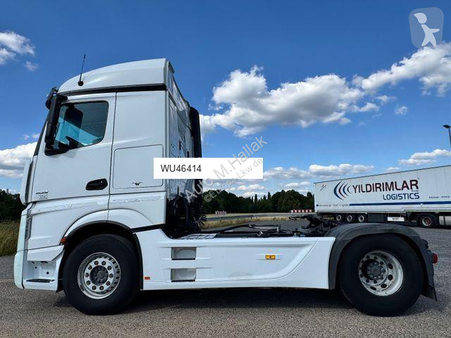 Traktor Mercedes 1853 LS