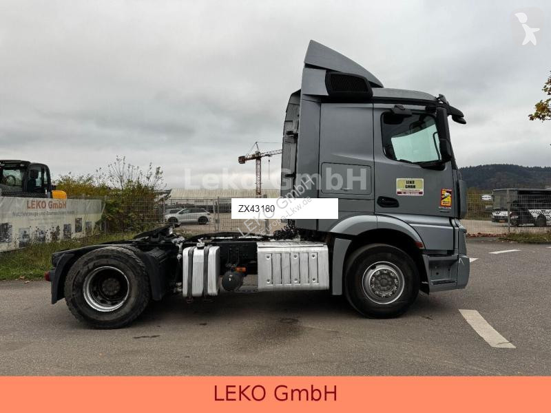Traktor Mercedes 1842