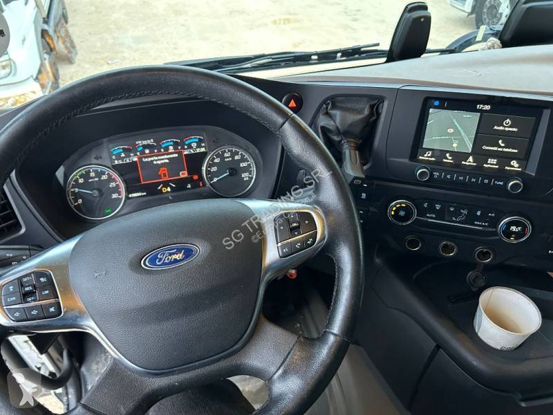 Traktor Ford