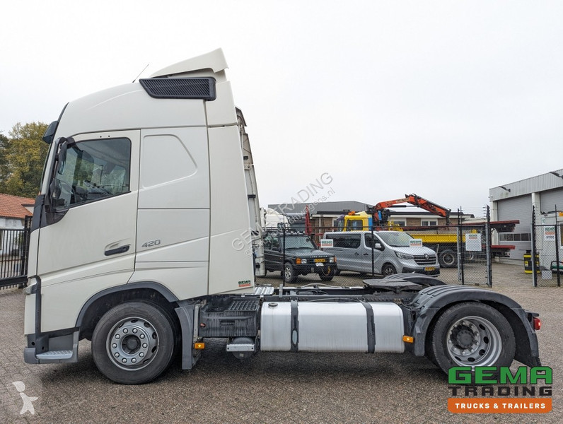 Tractor Volvo 0 4x2 Euro6 0 4x2 Globetrotter...