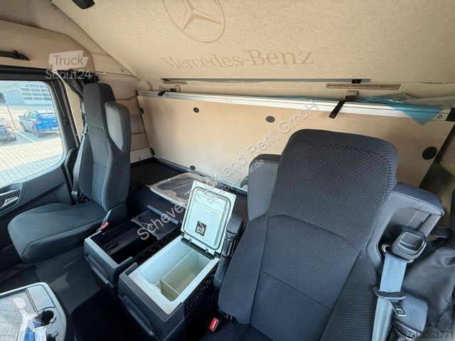 Traktor Mercedes 1848 LS BigSpace mit ADR