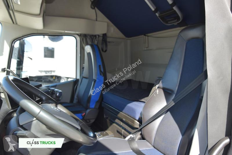Traktor Volvo 500 Globetrotter XL Varios