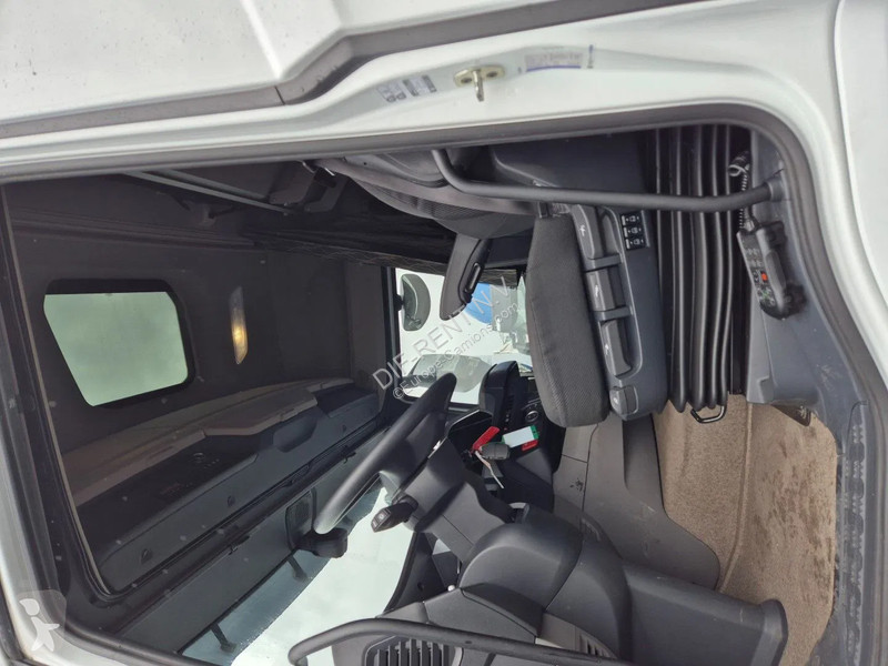 Trekker DAF 480 FT NGD , different location :...
