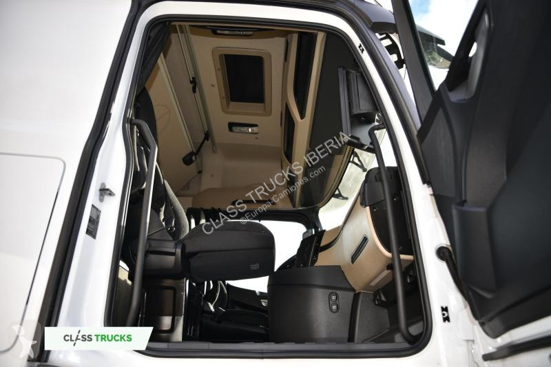 Traktor Mercedes 5 1845 BigSpace
