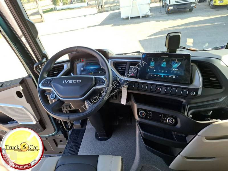 Traktor Iveco