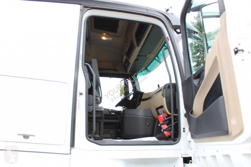 Trekker Mercedes 1845 E6 ACC LDW Kühlbox...