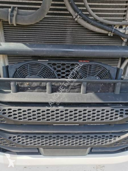 Traktor Iveco
