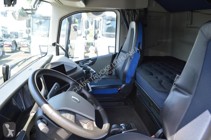 Traktor Volvo 500 Globetrotter XL
