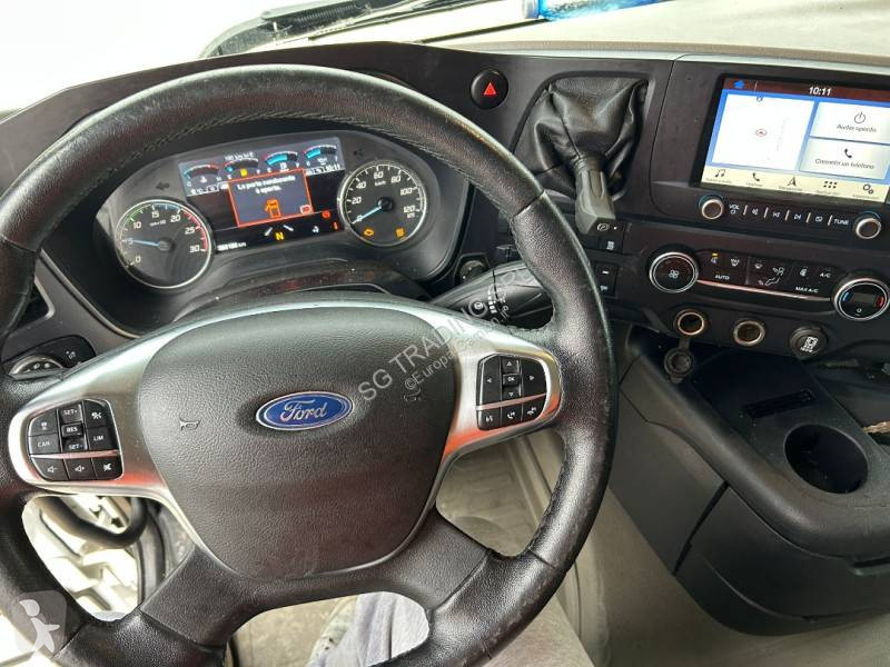 Traktor Ford
