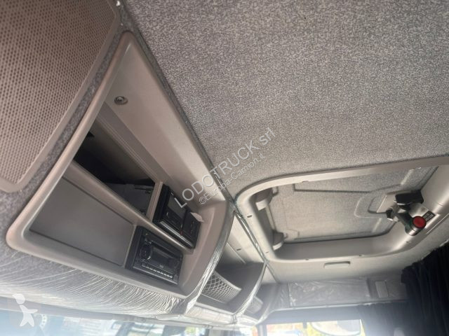 جرار Iveco TRAKKER