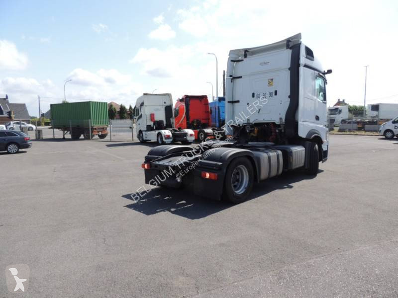 Traktor Mercedes