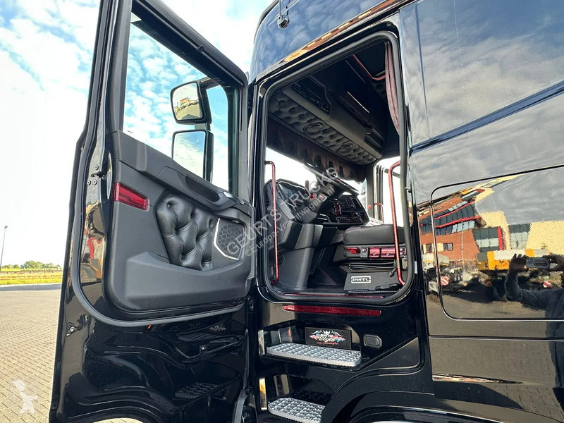 Traktor Scania S660 V8 6X2 ONGINE SPECIA...
