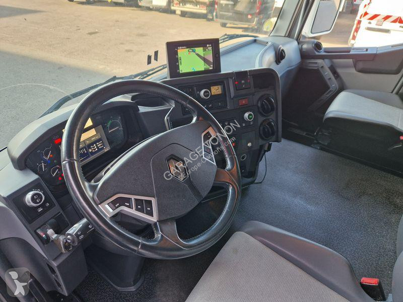 Traktor Renault 520 Gamme T